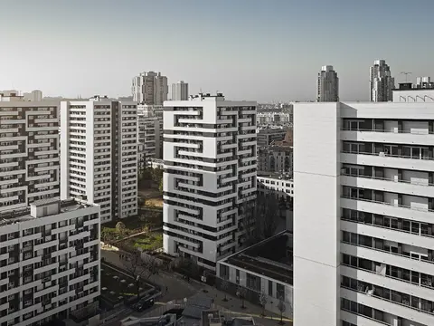 Tower block,Skyscraper,Residential area,Metropolis,Metropolitan area,City,Condominium,Skyline,Urban area,Cityscape